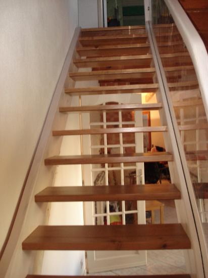 escalier en pin teinté 2 couleurs Absolu Bois